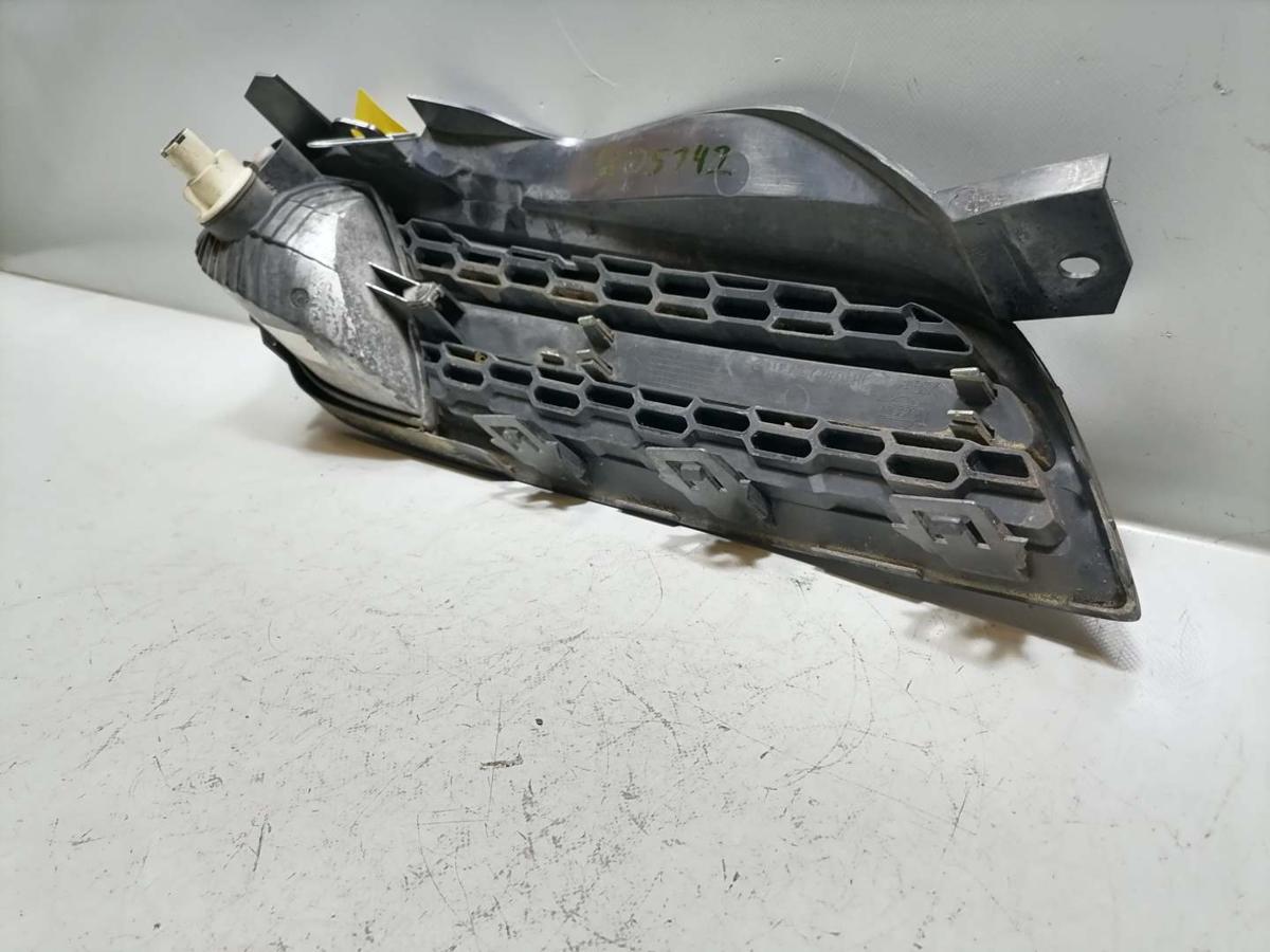 Nissan Micra K12 original K&uuml;lergrill mit Blinker links Facelift Bj.2005